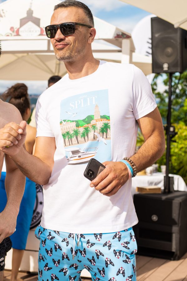 MALE T-SHIRT POSTCARD SPLIT